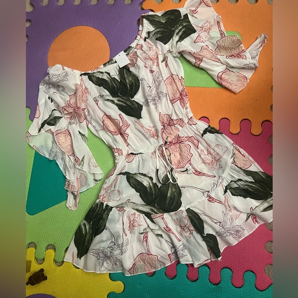 Cute romper brand new - Picture 2 of 2